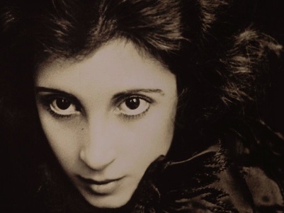 Salvadora Medina Onrubia - anarquismo - feminismi - anarcofeminismo - escritoras - mujeres - Las descentradas - autoras - teatro - El caso de la mujer que no quiso ser un sombrero - Andrea Ojeda - María Victoria Felipini - Gilda Sosa - Vanina Escales - Biografía - Marea Editora - Soledad Hessel - biografías