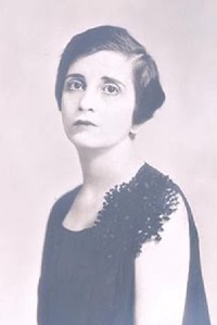 Salvadora Medina Onrubia - anarquismo - feminismi - anarcofeminismo - escritoras - mujeres - Las descentradas - autoras - teatro - El caso de la mujer que no quiso ser un sombrero - Andrea Ojeda - María Victoria Felipini - Gilda Sosa - Vanina Escales - Biografía - Marea Editora